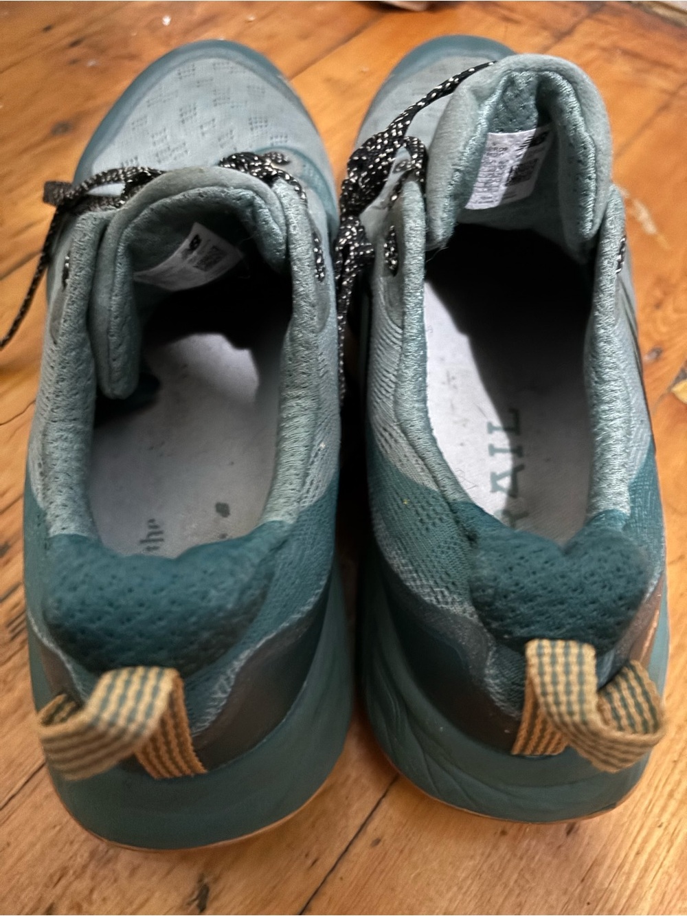 New Balance Trail Runner Teal and Black Lace-Up Sneakers - Picture 2 of 8